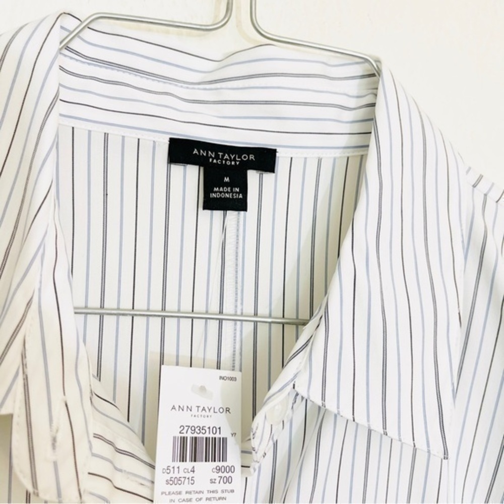 NWT Ann Taylor Factory Long Sleeve Button Shirt Size Medium Color Blue/White - Picture 3 of 6